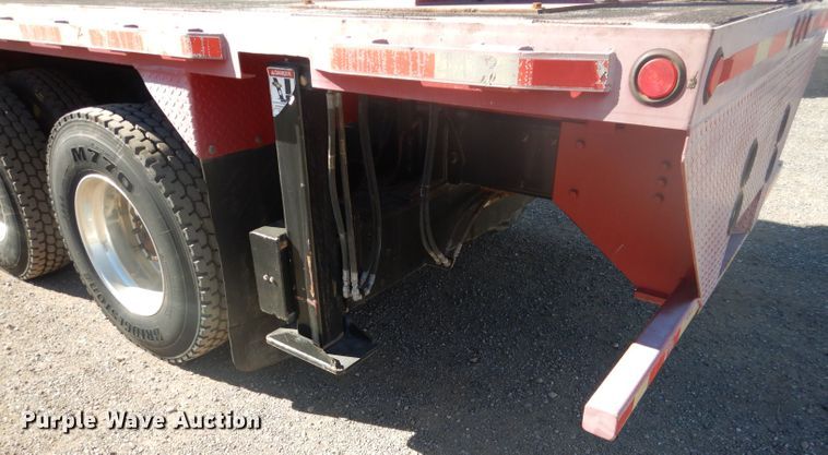 image for item DJ8927 2015 Peterbilt 365  crane truck