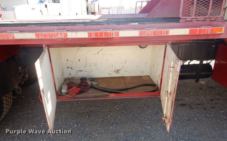 image for item DJ8927 2015 Peterbilt 365  crane truck