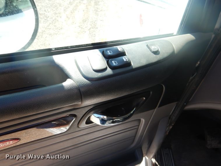 image for item DJ8927 2015 Peterbilt 365  crane truck