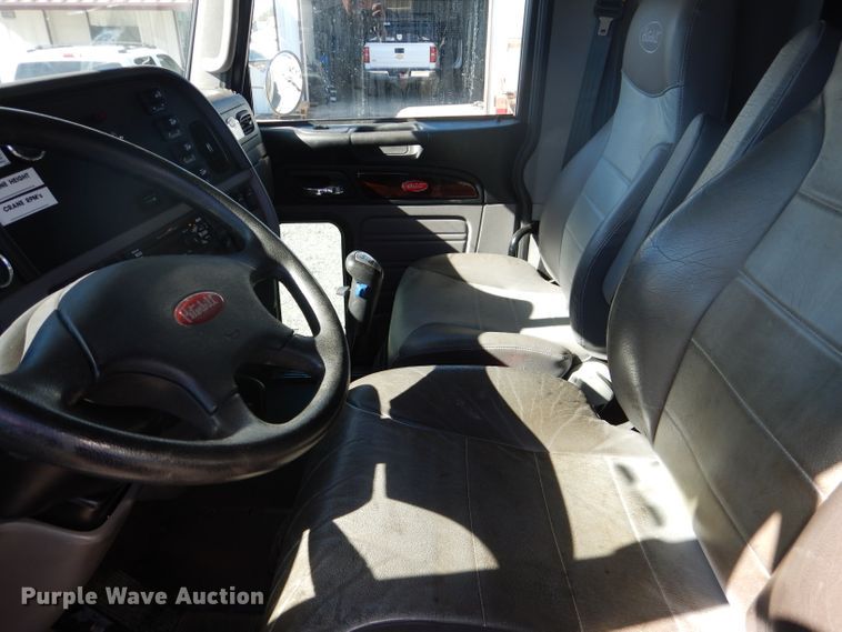 image for item DJ8927 2015 Peterbilt 365  crane truck