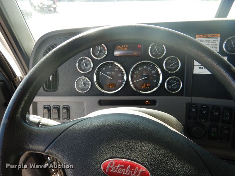 image for item DJ8927 2015 Peterbilt 365  crane truck