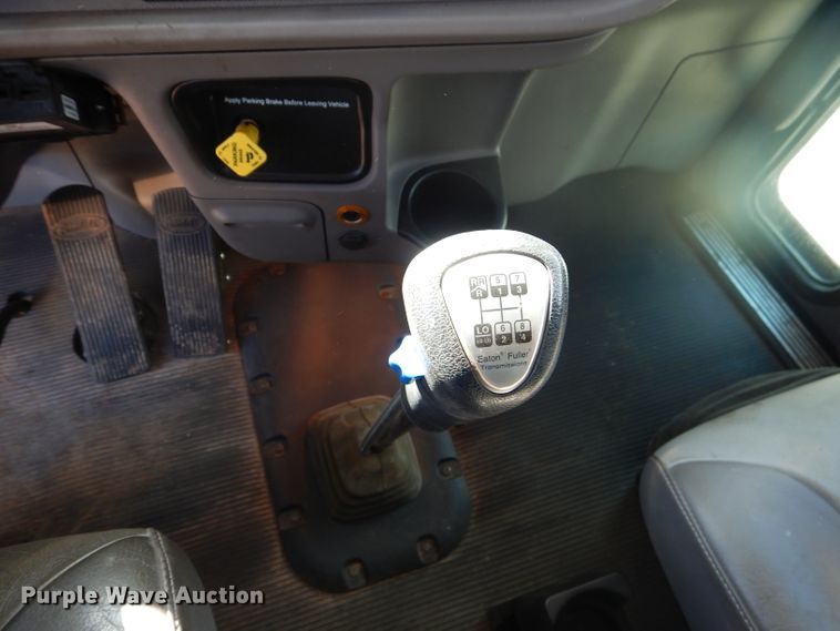 image for item DJ8927 2015 Peterbilt 365  crane truck