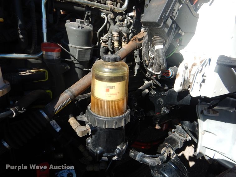 image for item DJ8927 2015 Peterbilt 365  crane truck