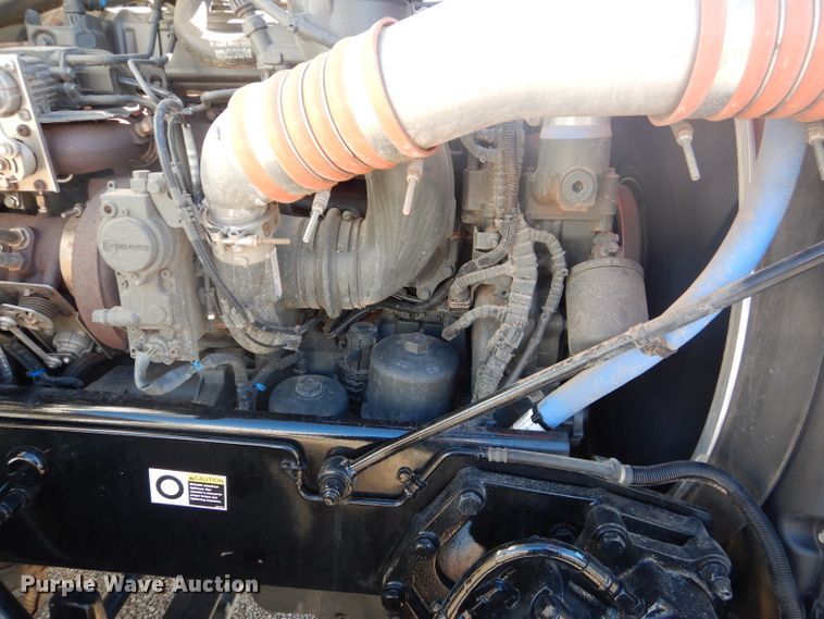 image for item DJ8927 2015 Peterbilt 365  crane truck