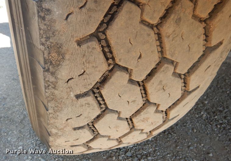 image for item DJ8927 2015 Peterbilt 365  crane truck