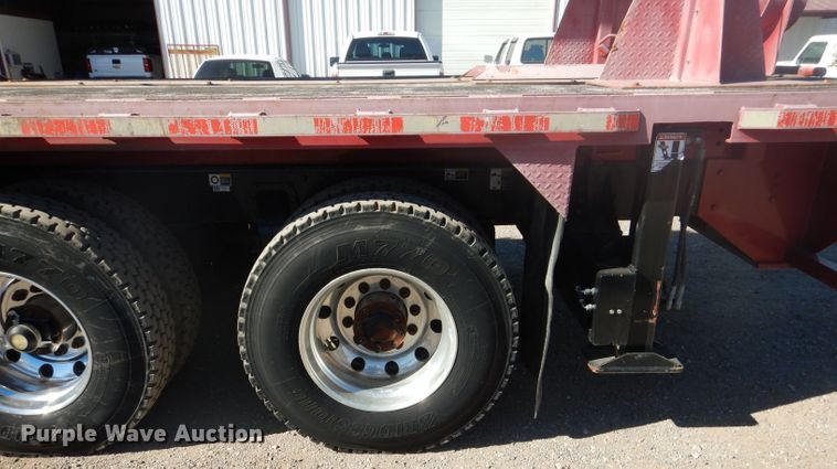 image for item DJ8927 2015 Peterbilt 365  crane truck