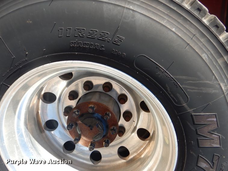 image for item DJ8927 2015 Peterbilt 365  crane truck