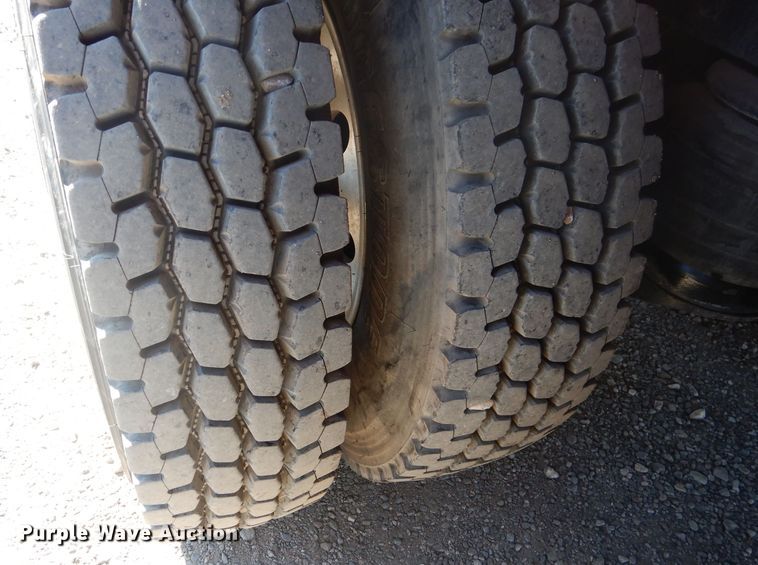 image for item DJ8927 2015 Peterbilt 365  crane truck