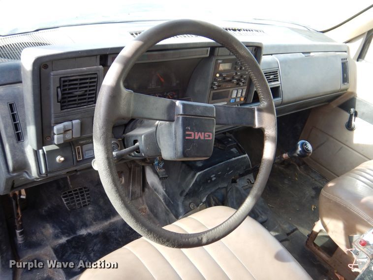 image for item DK8714 2000 GMC C7500  dump truck