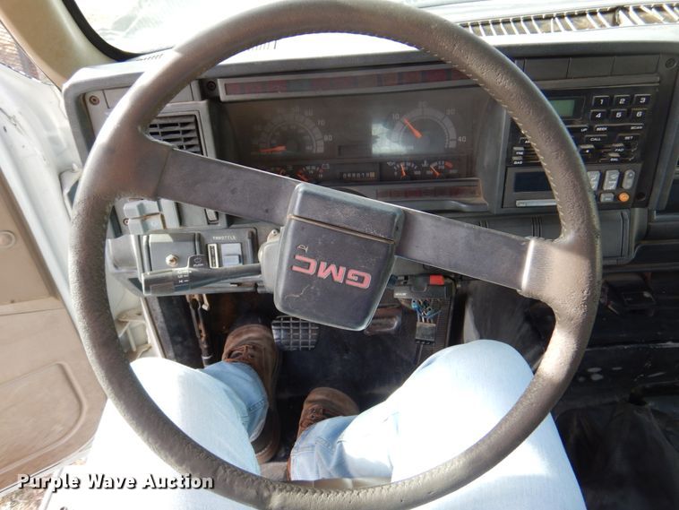 image for item DK8714 2000 GMC C7500  dump truck