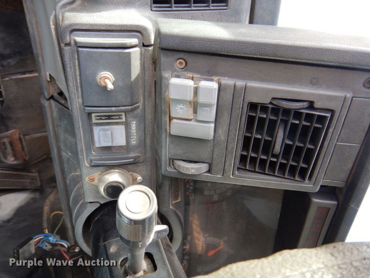 image for item DK8714 2000 GMC C7500  dump truck