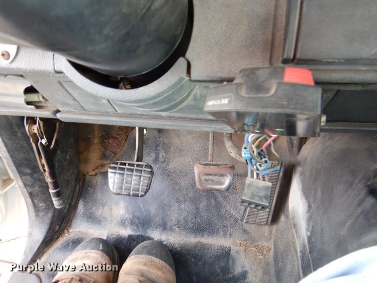 image for item DK8714 2000 GMC C7500  dump truck