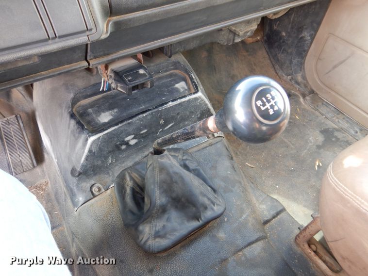 image for item DK8714 2000 GMC C7500  dump truck