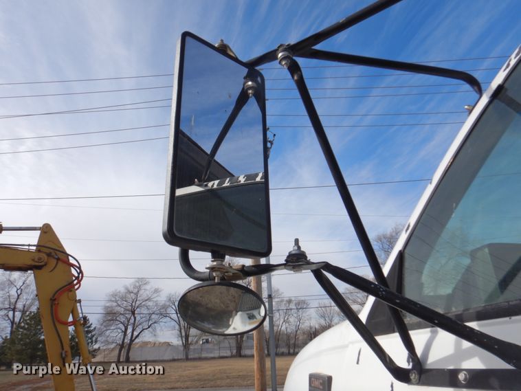 image for item DK8714 2000 GMC C7500  dump truck