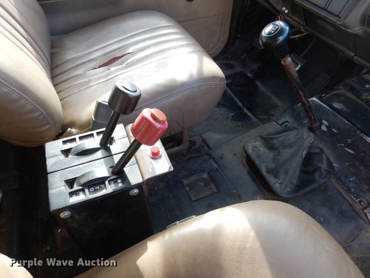 image for item DK8714 2000 GMC C7500  dump truck