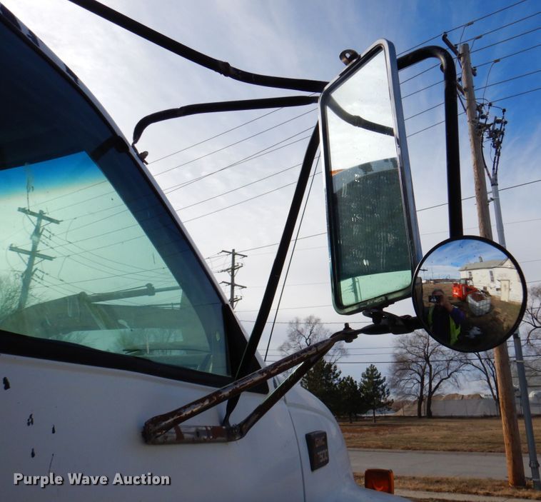 image for item DK8714 2000 GMC C7500  dump truck