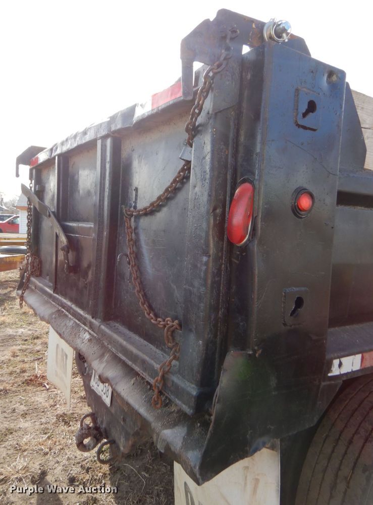 image for item DK8714 2000 GMC C7500  dump truck