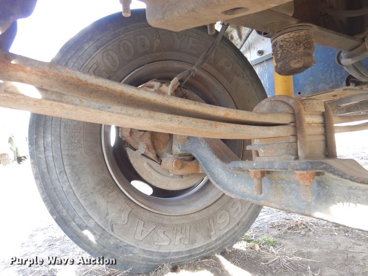 image for item DK8714 2000 GMC C7500  dump truck