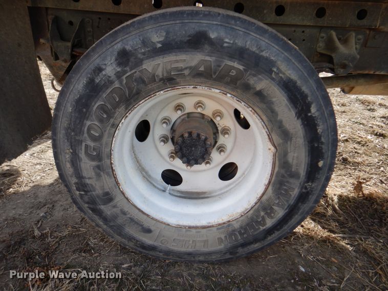 image for item DK8714 2000 GMC C7500  dump truck