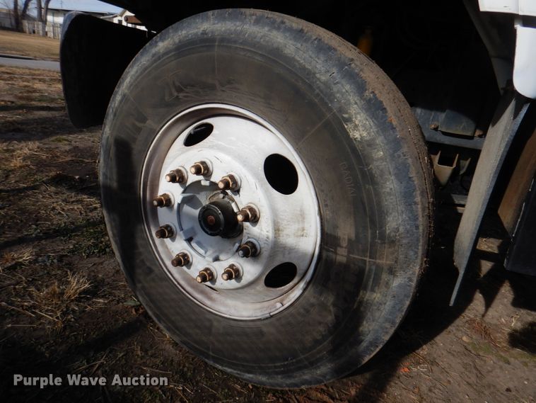 image for item DK8714 2000 GMC C7500  dump truck