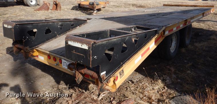 image for item DK8715 2002 Trail King TK20-2400  equipment trailer