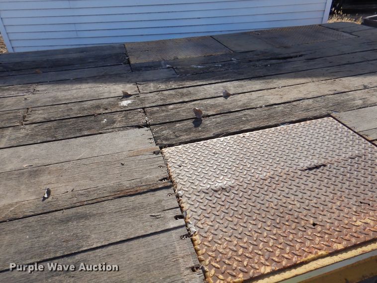 image for item DK8715 2002 Trail King TK20-2400  equipment trailer