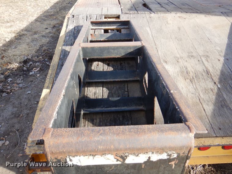 image for item DK8715 2002 Trail King TK20-2400  equipment trailer