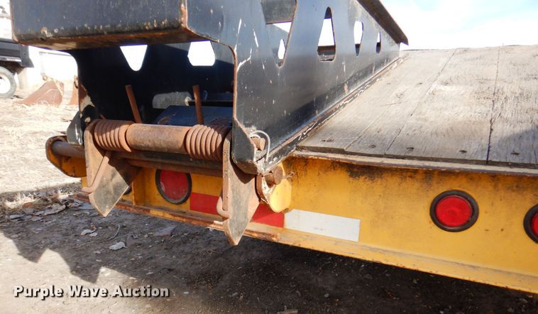 image for item DK8715 2002 Trail King TK20-2400  equipment trailer