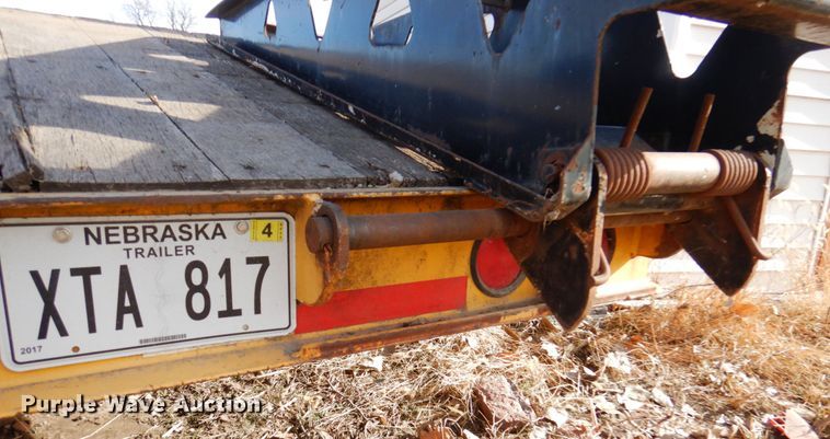 image for item DK8715 2002 Trail King TK20-2400  equipment trailer