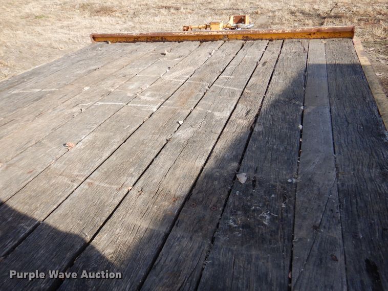 image for item DK8715 2002 Trail King TK20-2400  equipment trailer