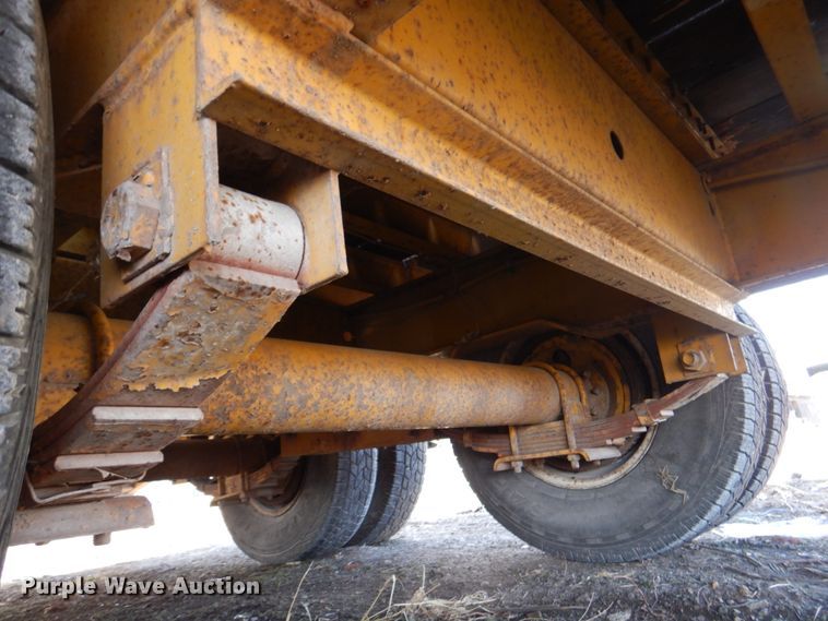 image for item DK8715 2002 Trail King TK20-2400  equipment trailer