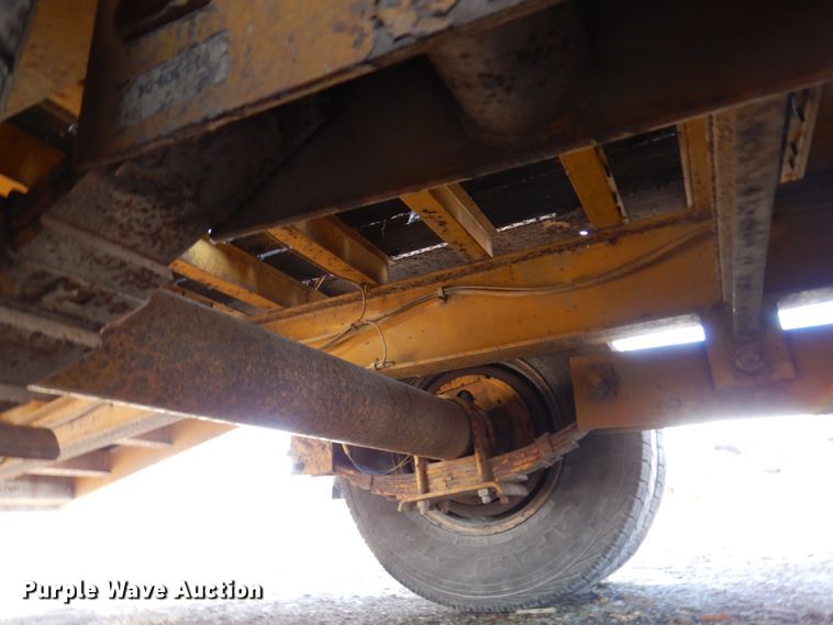 image for item DK8715 2002 Trail King TK20-2400  equipment trailer