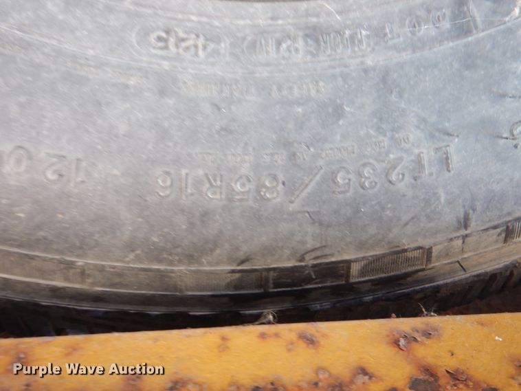 image for item DK8715 2002 Trail King TK20-2400  equipment trailer