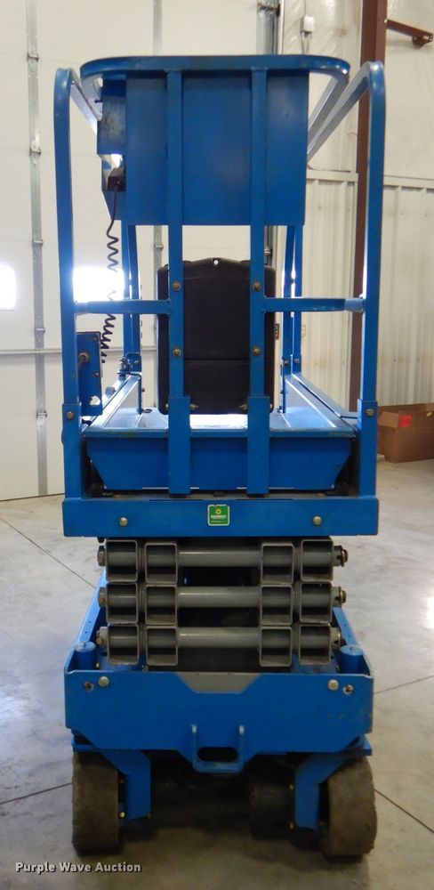 image for item DK8736 2012 Genie GS1930  scissor lift