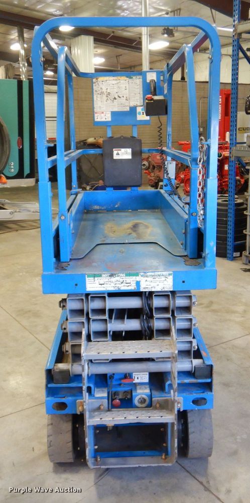 image for item DK8736 2012 Genie GS1930  scissor lift