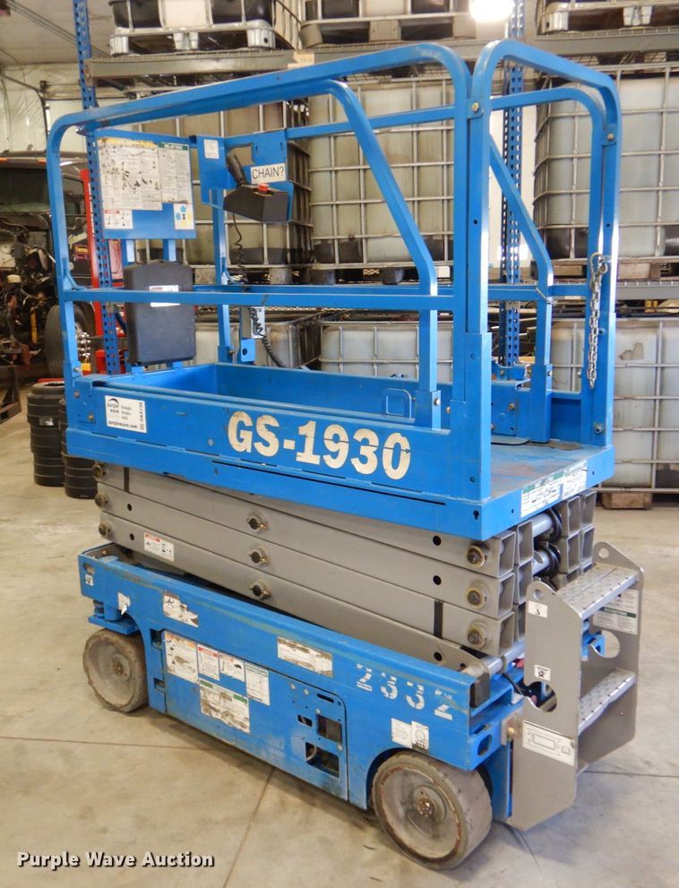 image for item DK8736 2012 Genie GS1930  scissor lift
