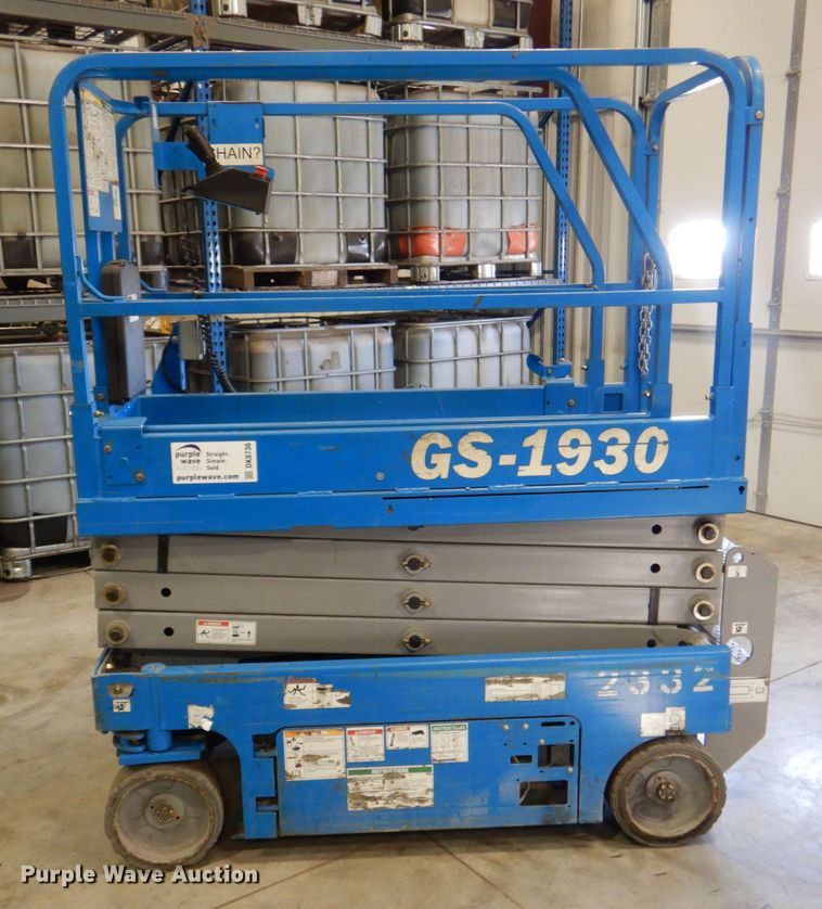 image for item DK8736 2012 Genie GS1930  scissor lift
