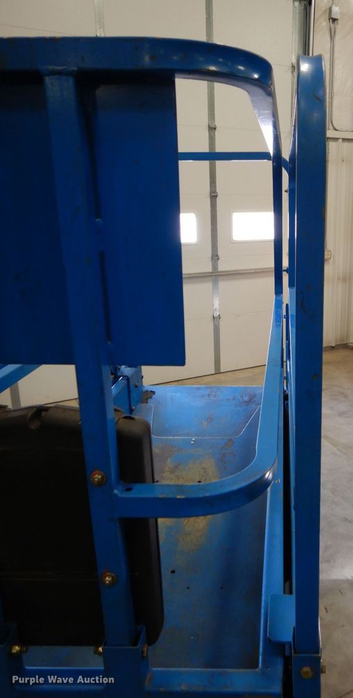 image for item DK8736 2012 Genie GS1930  scissor lift