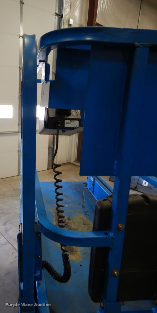 image for item DK8736 2012 Genie GS1930  scissor lift