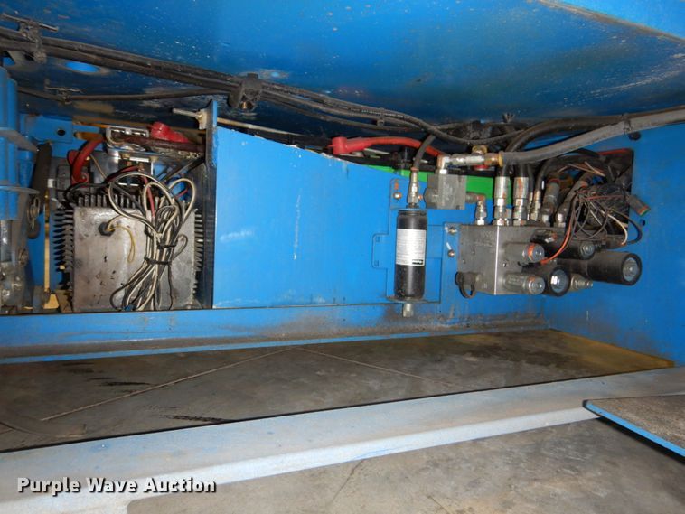 image for item DK8736 2012 Genie GS1930  scissor lift