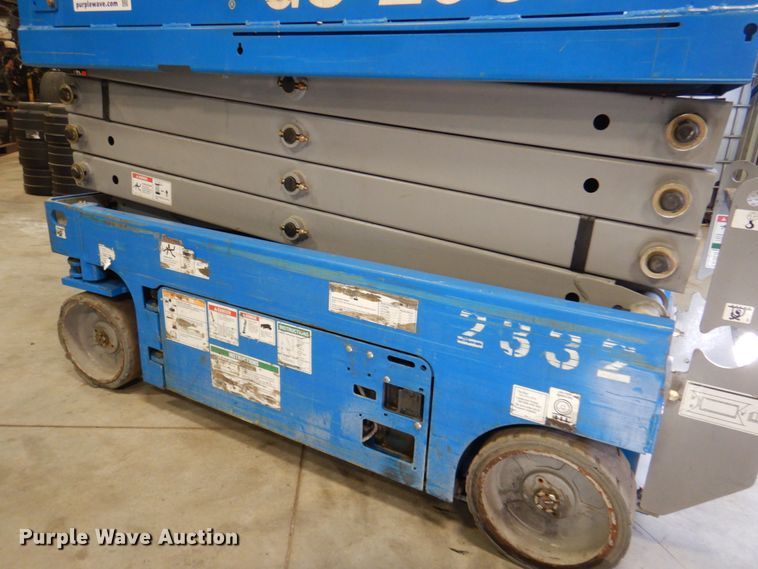image for item DK8736 2012 Genie GS1930  scissor lift