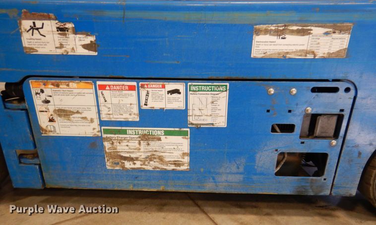 image for item DK8736 2012 Genie GS1930  scissor lift