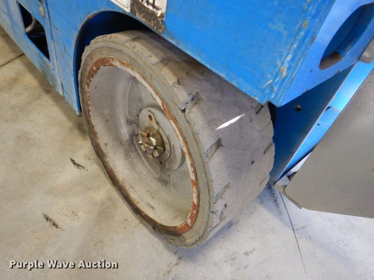 image for item DK8736 2012 Genie GS1930  scissor lift