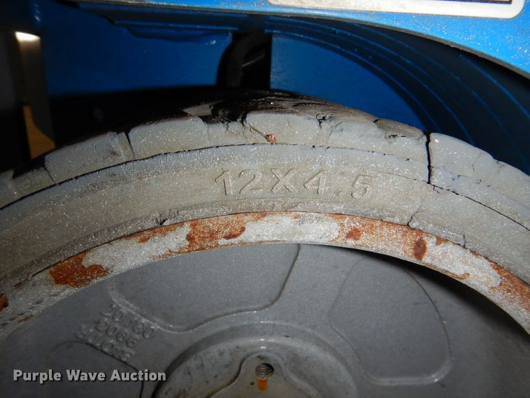 image for item DK8736 2012 Genie GS1930  scissor lift