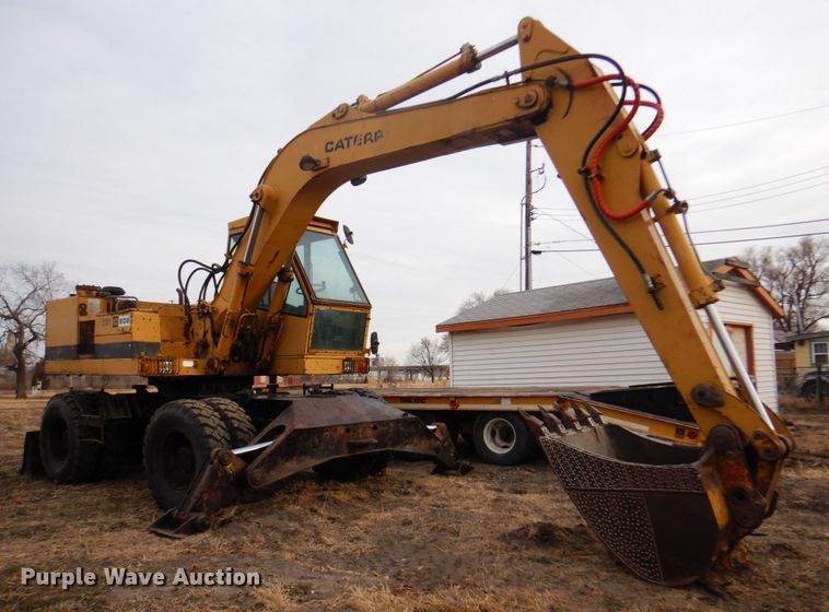 image for item DK8741 1985 Caterpillar 206  wheeled excavator