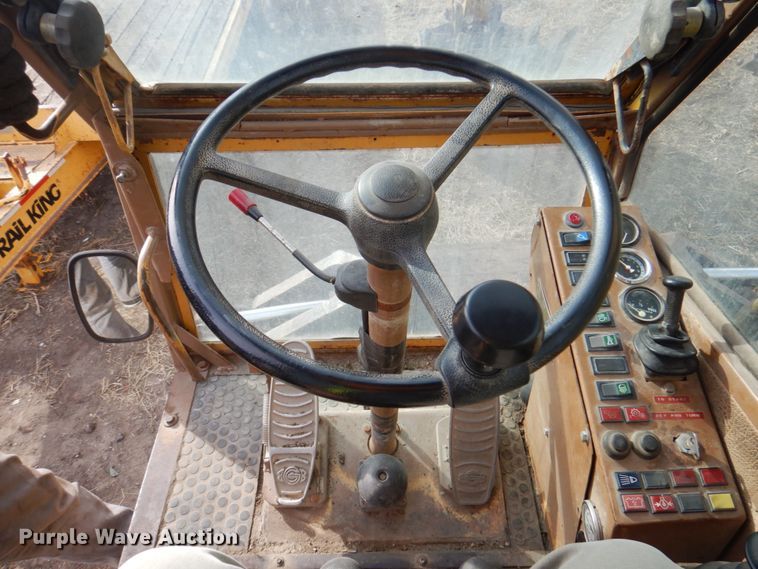 image for item DK8741 1985 Caterpillar 206  wheeled excavator