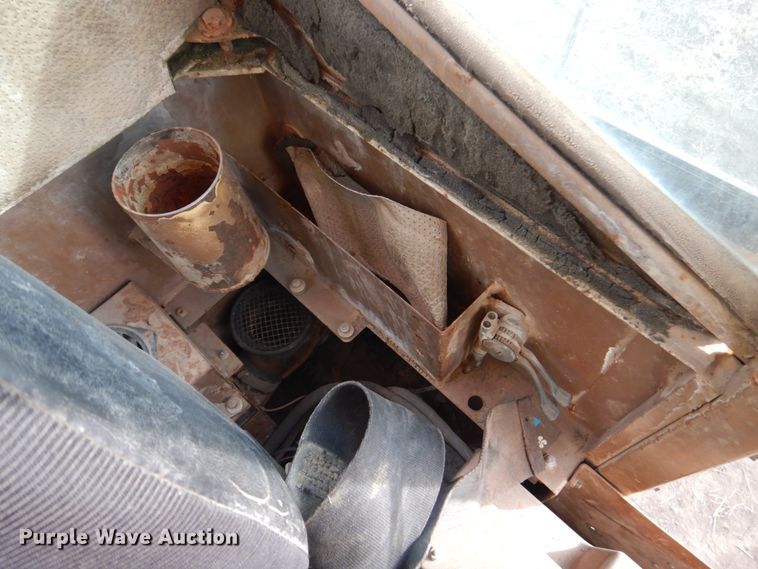 image for item DK8741 1985 Caterpillar 206  wheeled excavator