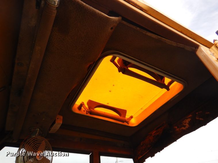 image for item DK8741 1985 Caterpillar 206  wheeled excavator