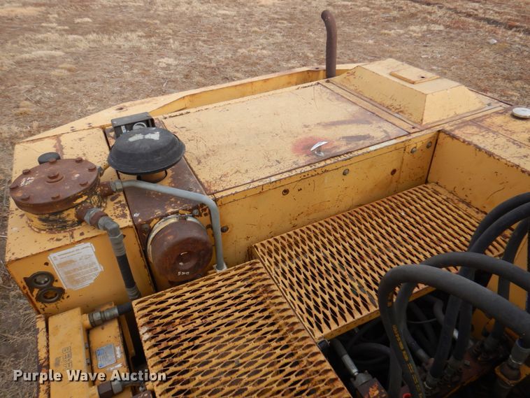 image for item DK8741 1985 Caterpillar 206  wheeled excavator