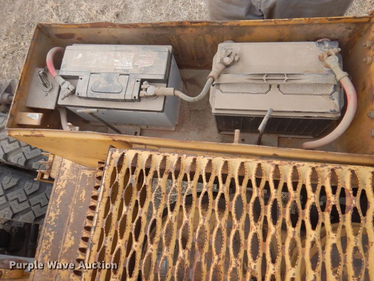 image for item DK8741 1985 Caterpillar 206  wheeled excavator